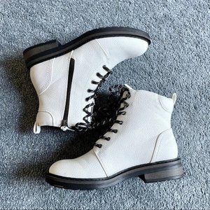 BareTraps Amysue Boots BWT